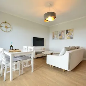 https://lira-apartament.gdanskhotel.org